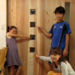 東大阪御厨　M邸　ガラスクラフトを建具に使用しています。