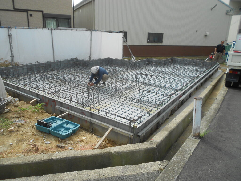 基礎配筋検査の様子