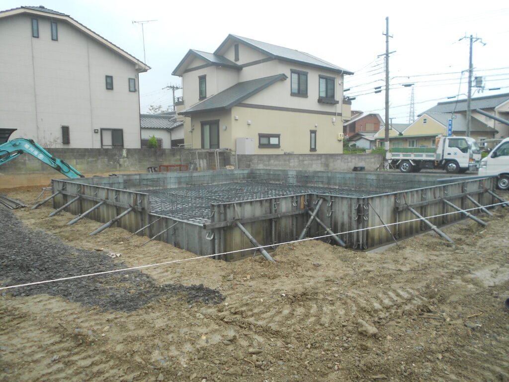 コンクリート打設後の基礎の全景