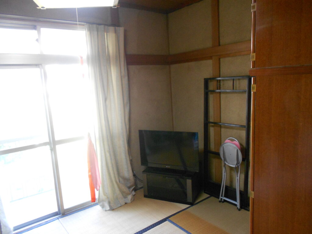 改修前の2階室内の様子