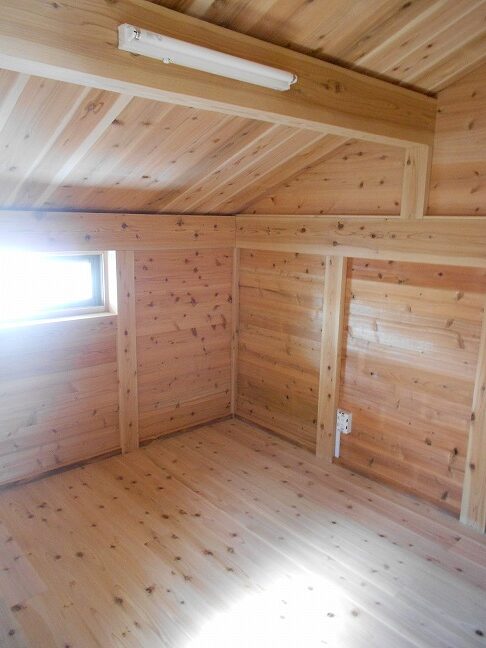 杉無垢材の温かみのある床