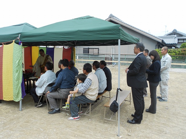 お寺の庫裏新築工事の地鎮祭の様子